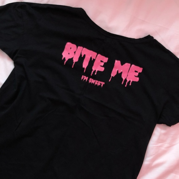 Black t-shirt - Picture 2 of 3